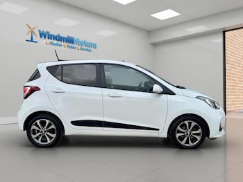 Used Hyundai i10 2017 for sale - 79576108: Photo