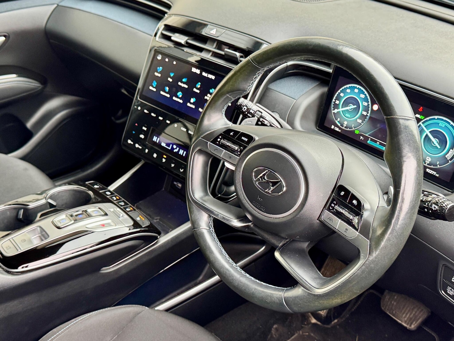 Used Hyundai TUCSON 2021 for sale - 76976845: Photo 2