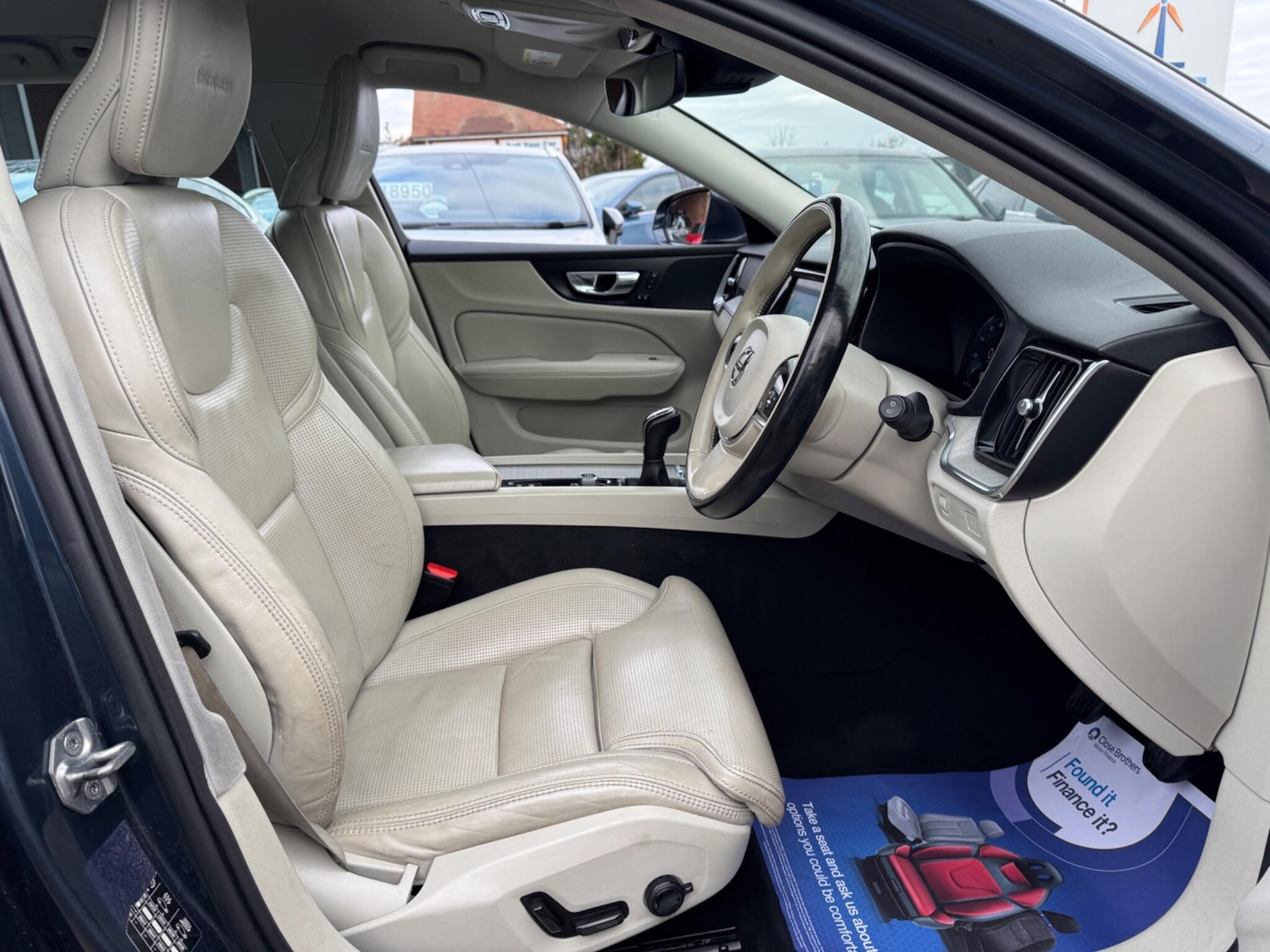 Used Volvo V60 2019 for sale - 76584191: Photo 12