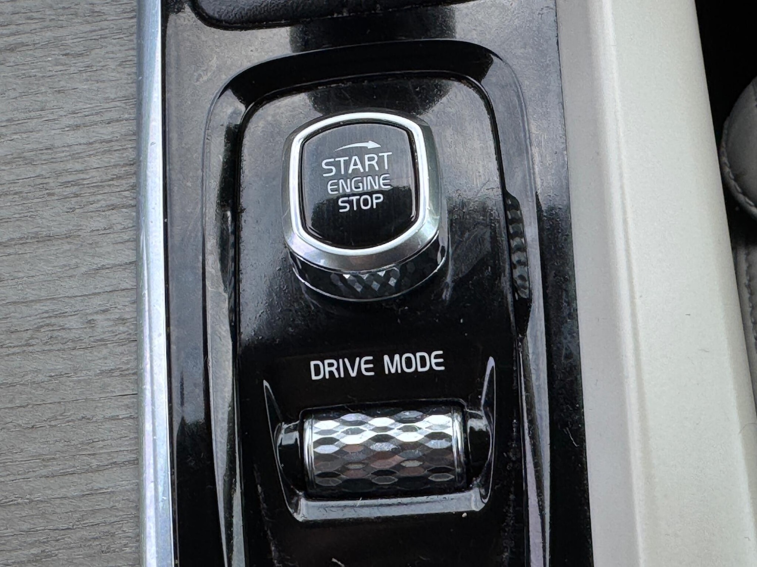 Used Volvo V60 2019 for sale - 76584191: Photo 40