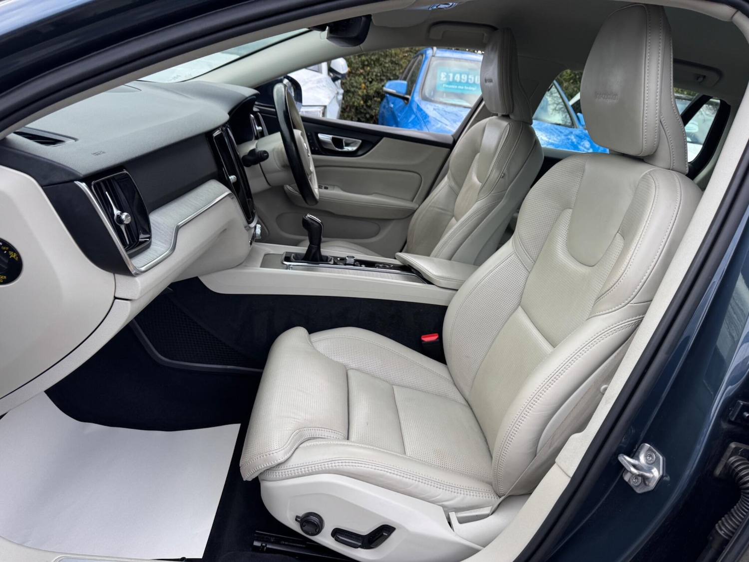 Used Volvo V60 2019 for sale - 76584191: Photo 55