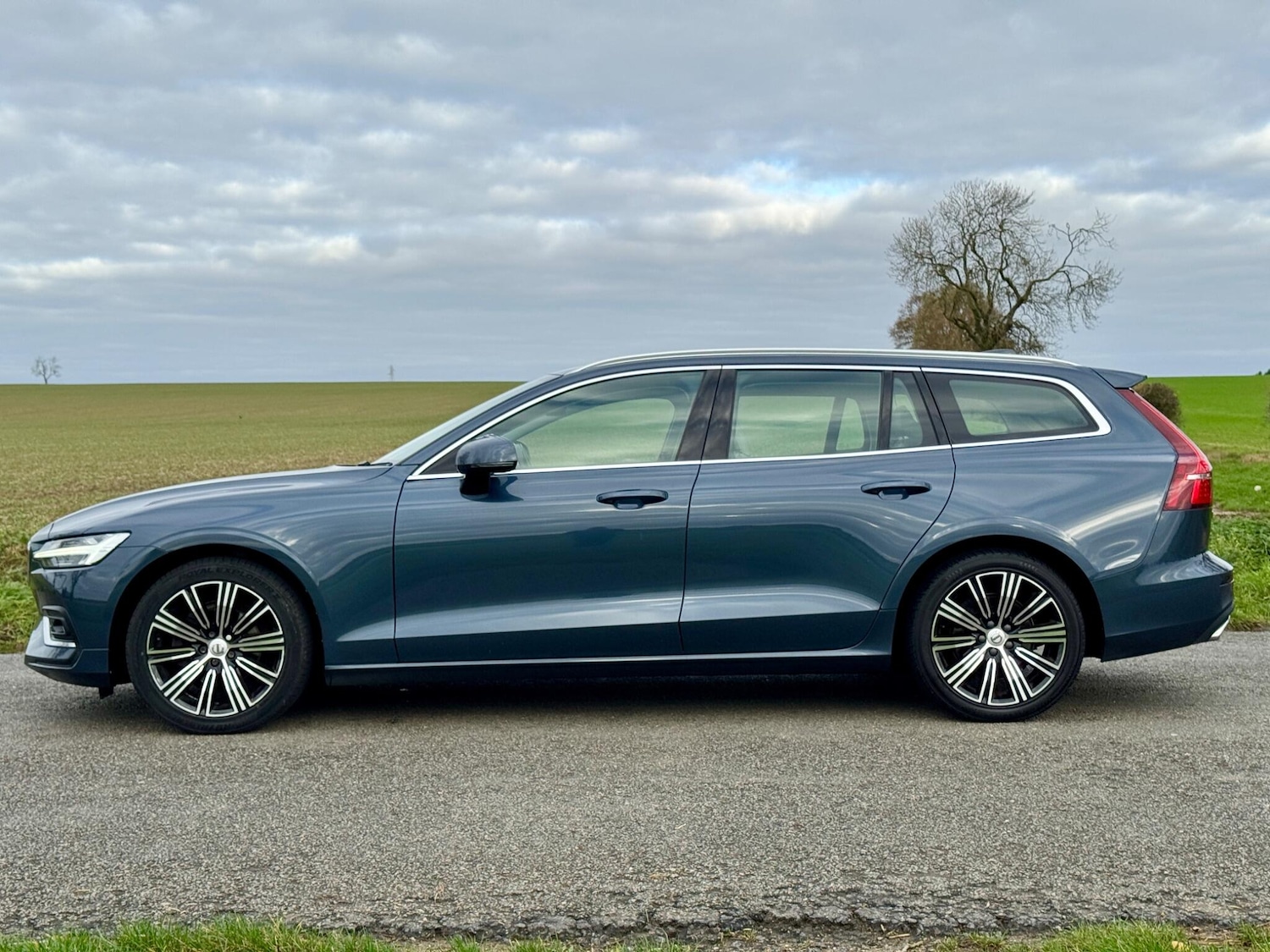 Used Volvo V60 2019 for sale - 76584191: Photo 7