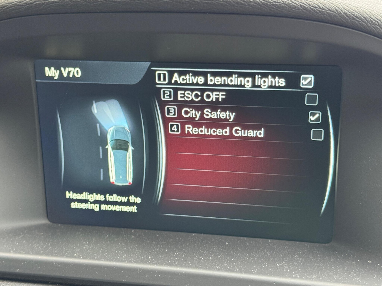 Used Volvo V70 2015 for sale - 77067069: Photo 15