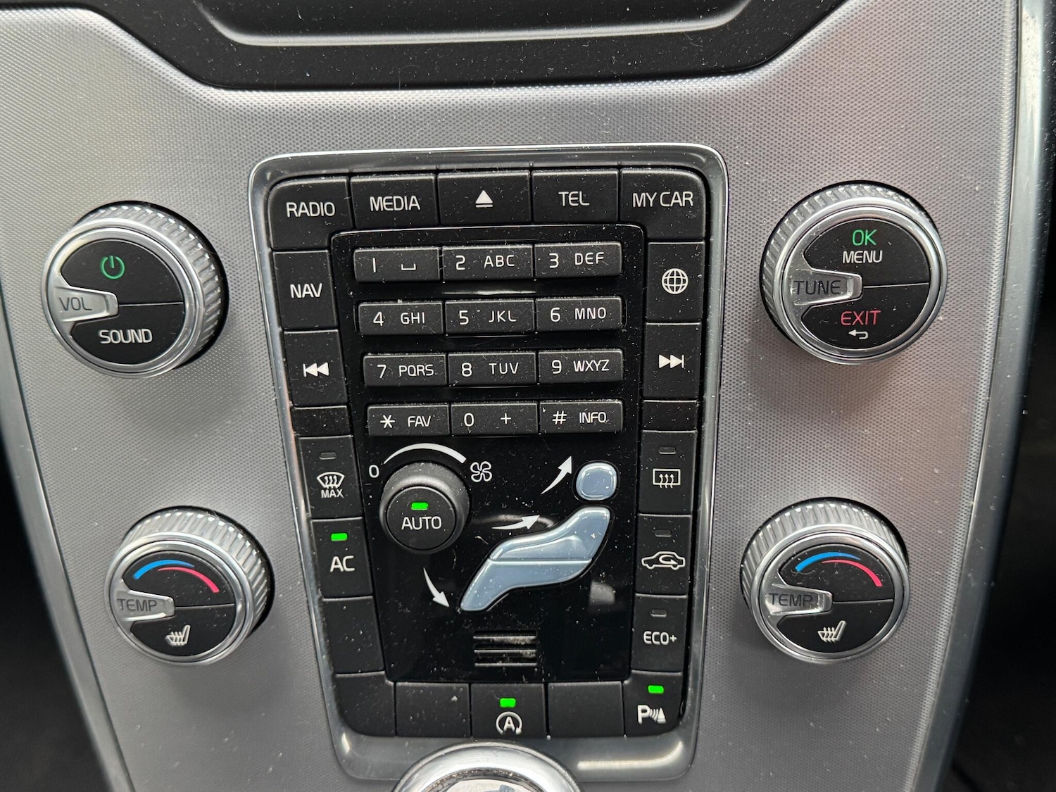 Used Volvo V70 2015 for sale - 77067069: Photo 19