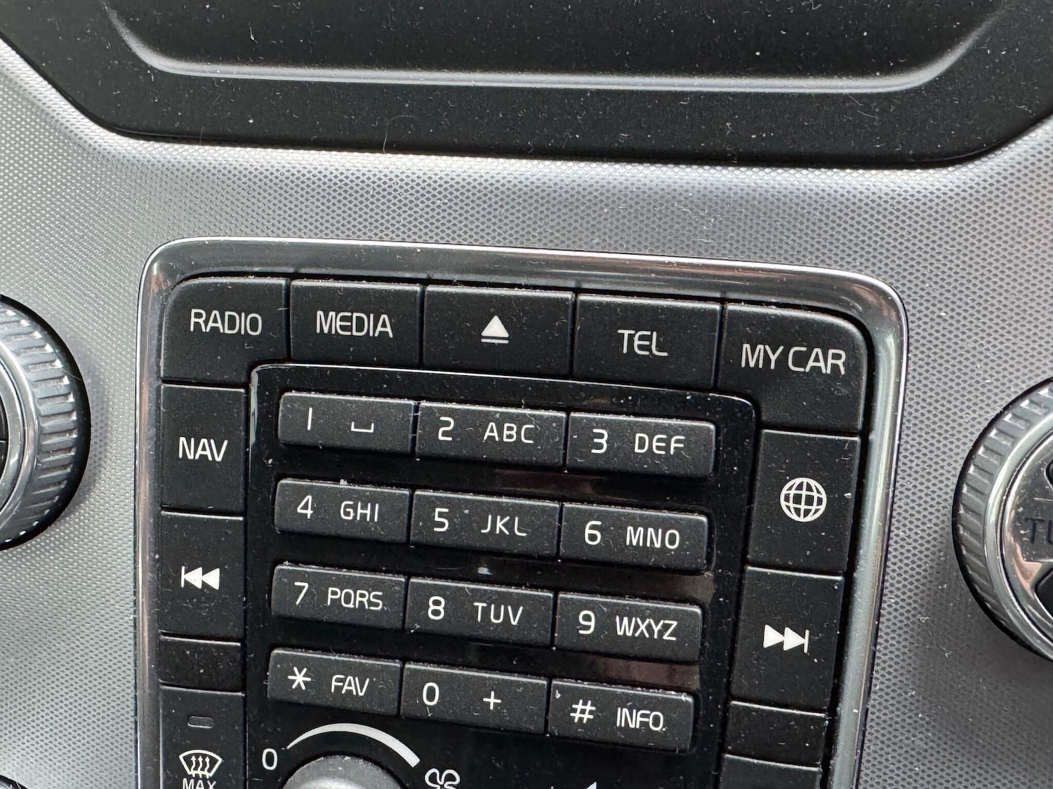 Used Volvo V70 2015 for sale - 77067069: Photo 20