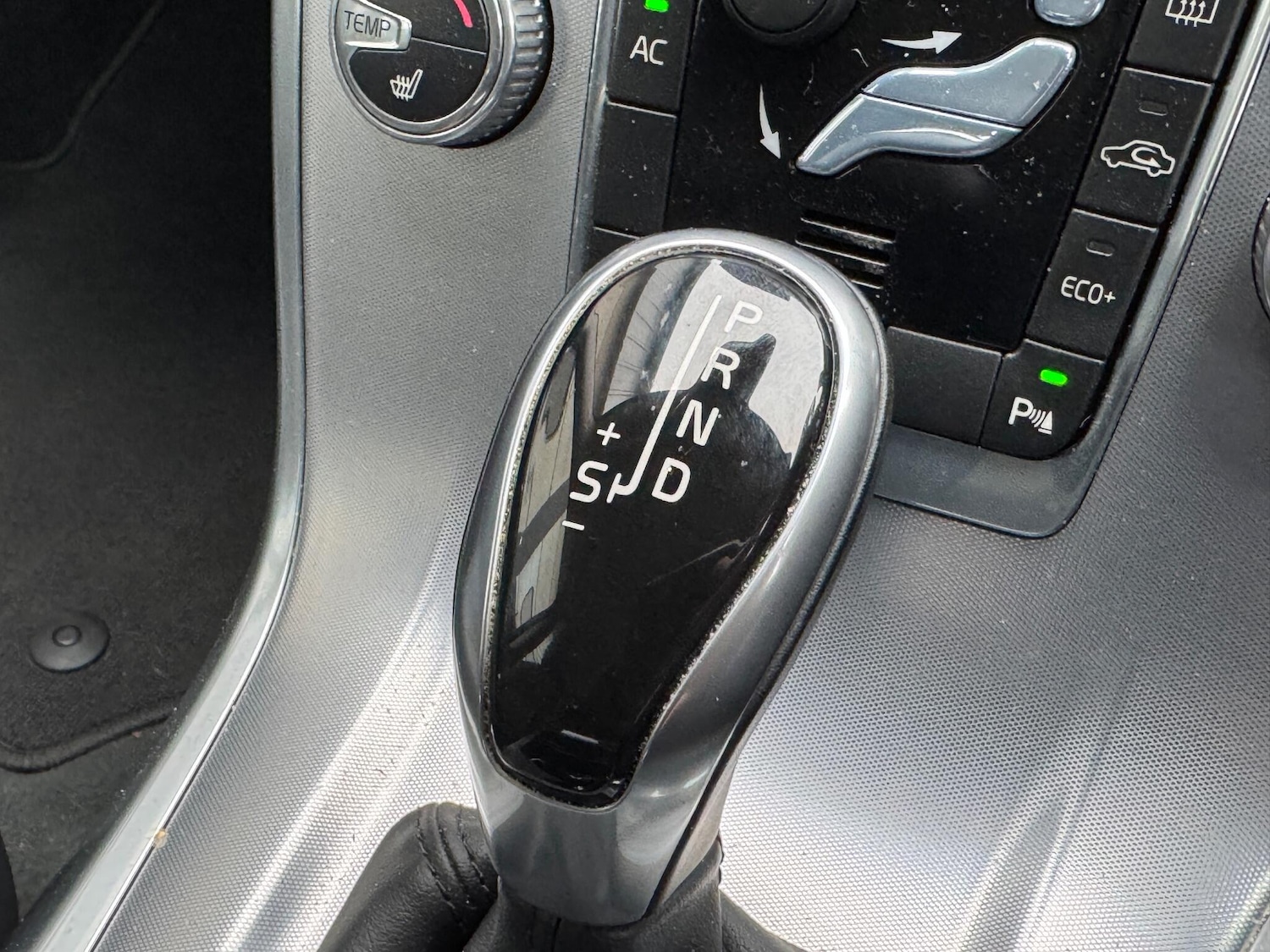 Used Volvo V70 2015 for sale - 77067069: Photo 26