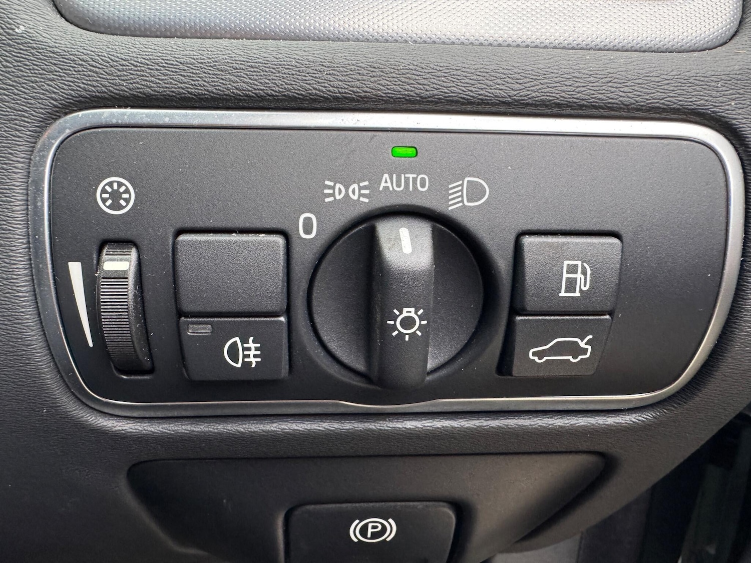 Used Volvo V70 2015 for sale - 77067069: Photo 27