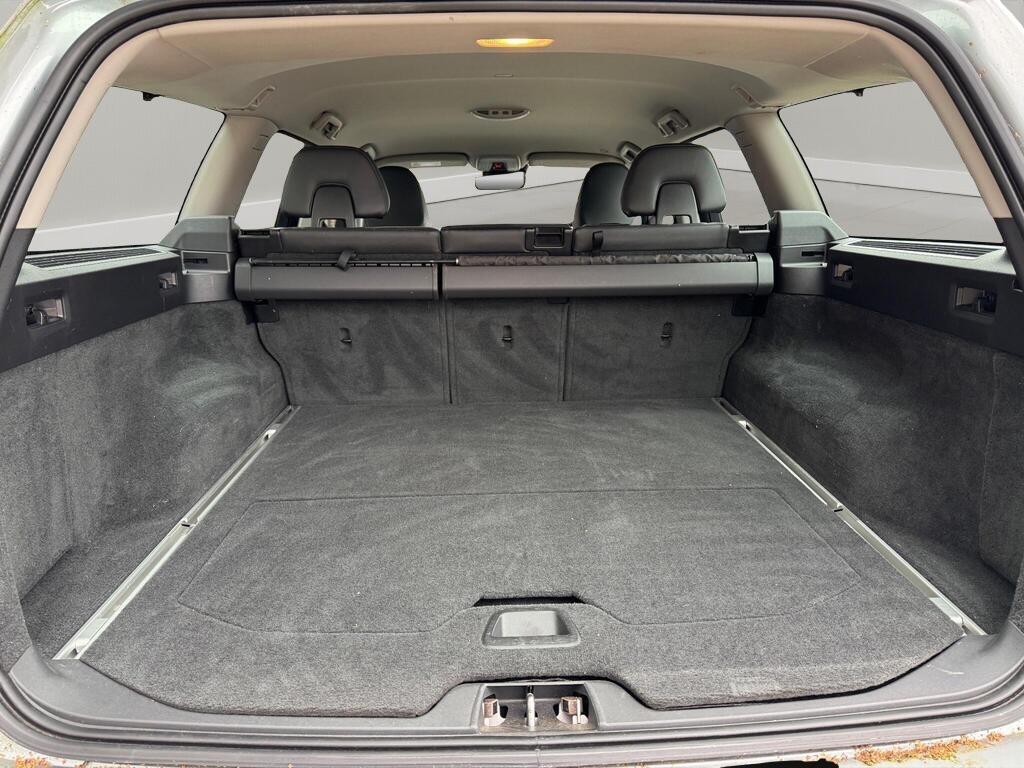 Used Volvo V70 2015 for sale - 77067069: Photo 31