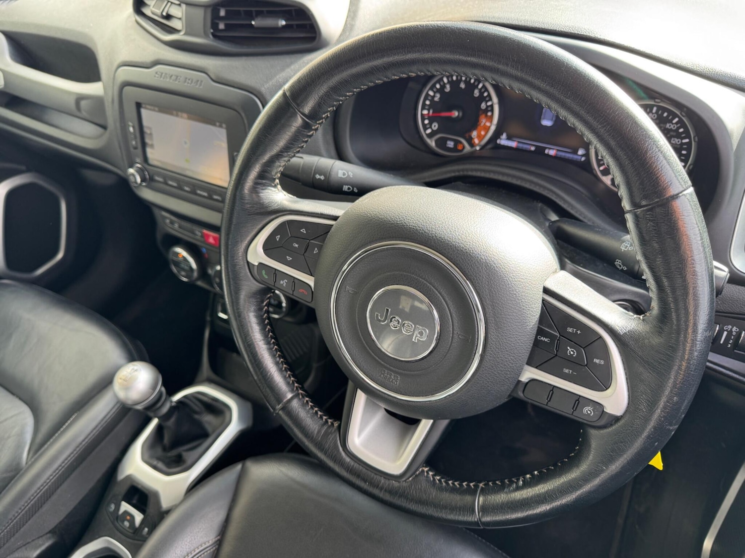 Used Jeep Renegade 2018 for sale - 77853856: Photo 2