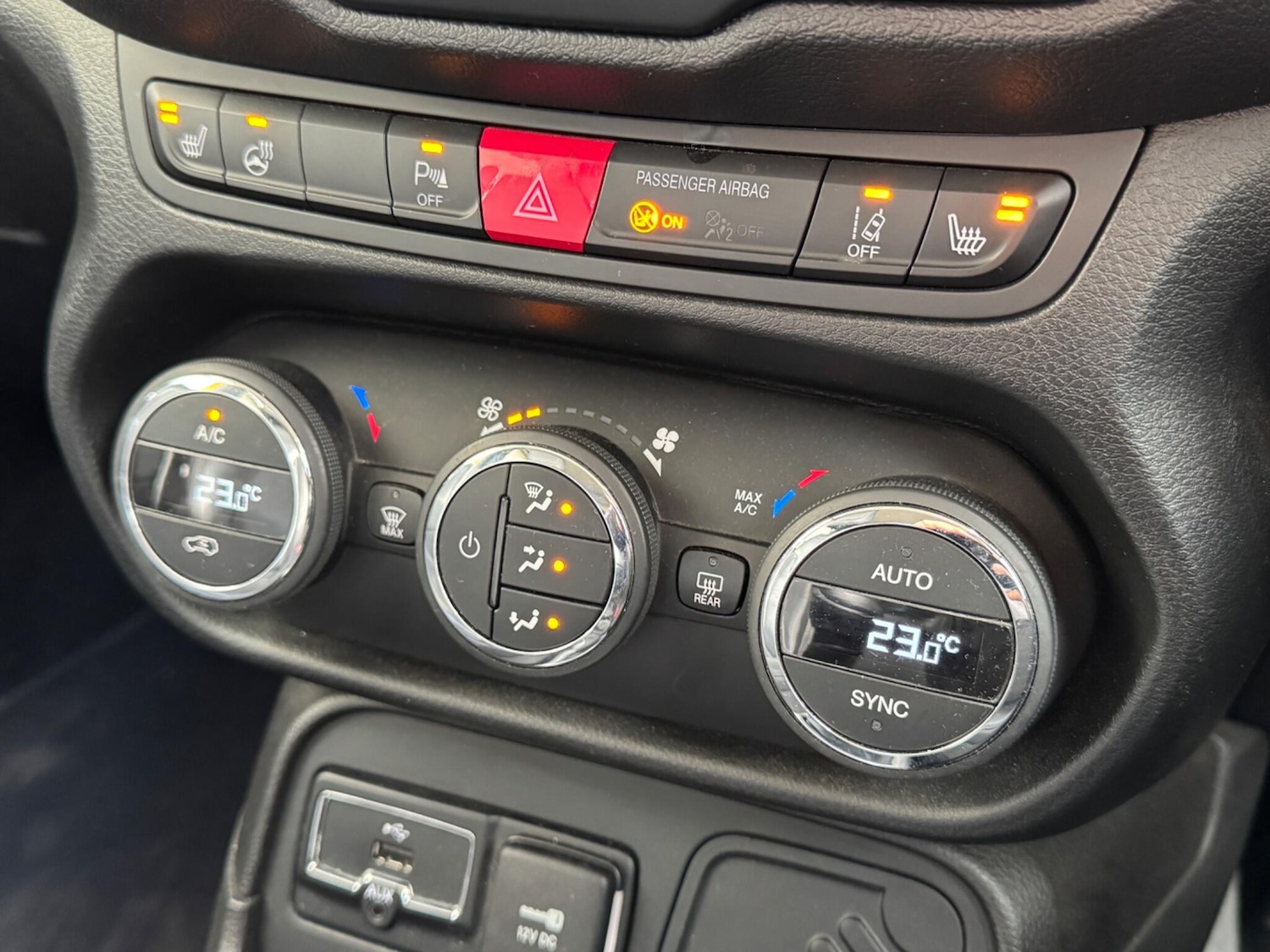 Used Jeep Renegade 2018 for sale - 77853856: Photo 23