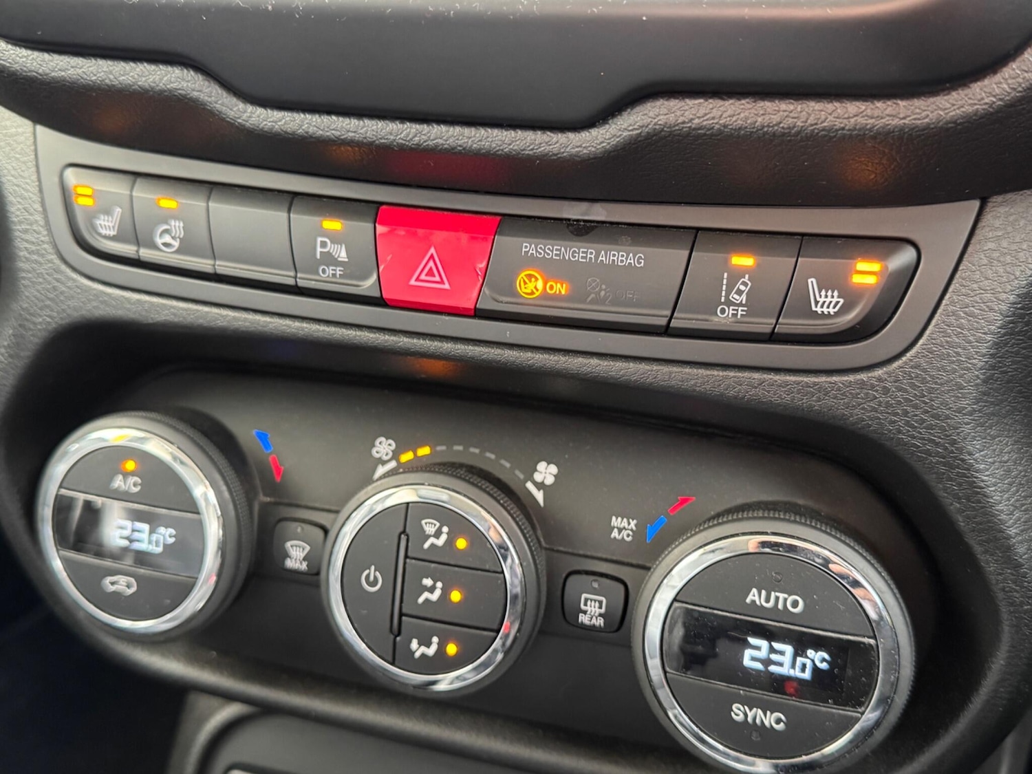 Used Jeep Renegade 2018 for sale - 77853856: Photo 24