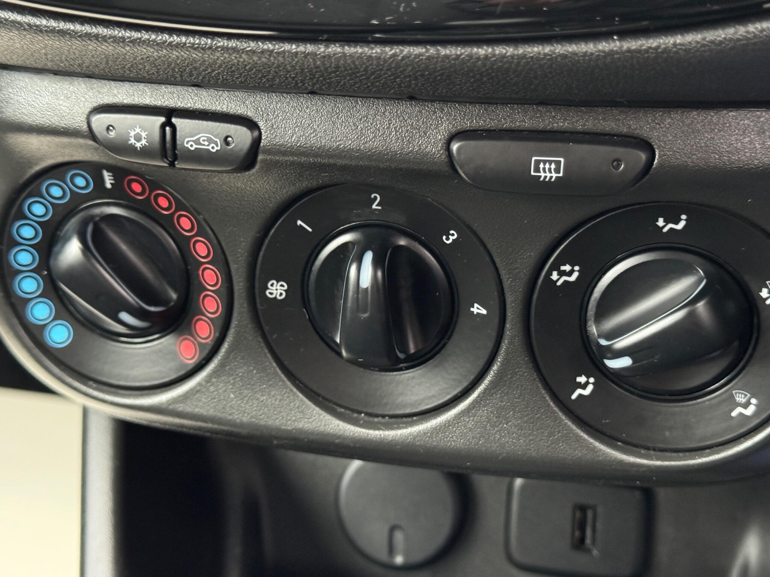 Used Vauxhall Corsa 2018 for sale - 77538382: Photo 21