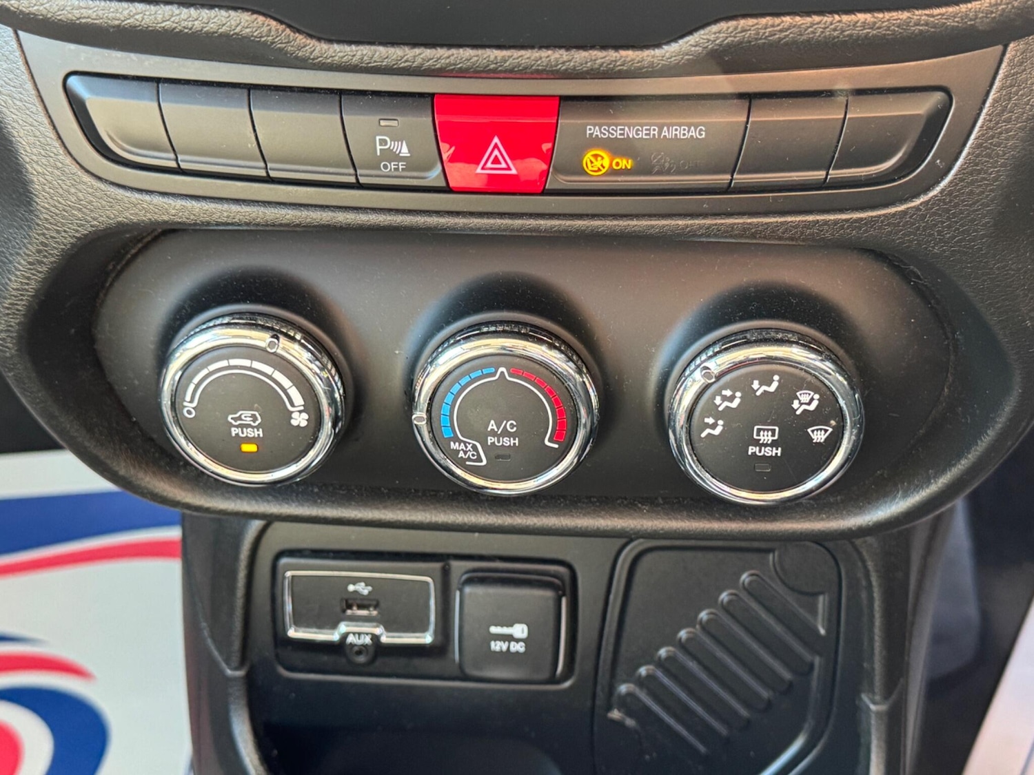 Used Jeep Renegade 2018 for sale - 75927015: Photo 12