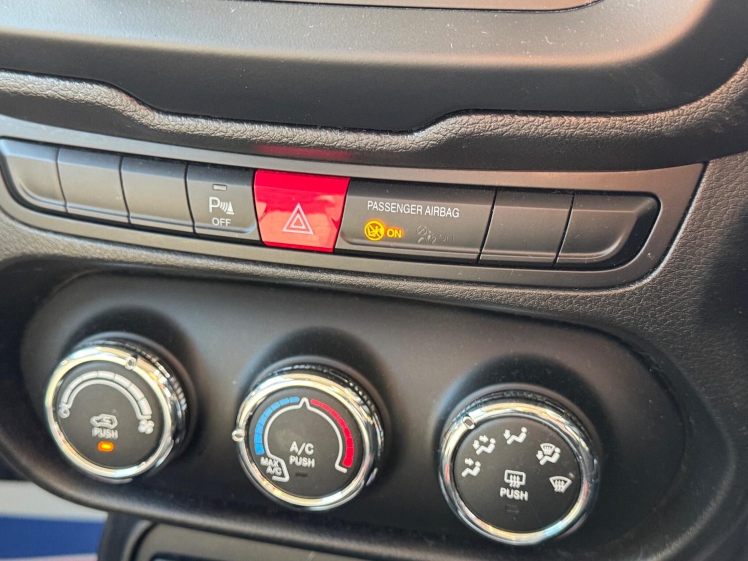 Used Jeep Renegade 2018 for sale - 75927015: Photo 13