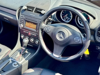 Used Mercedes-Benz SLK 2010 for sale - 75363535: Photo