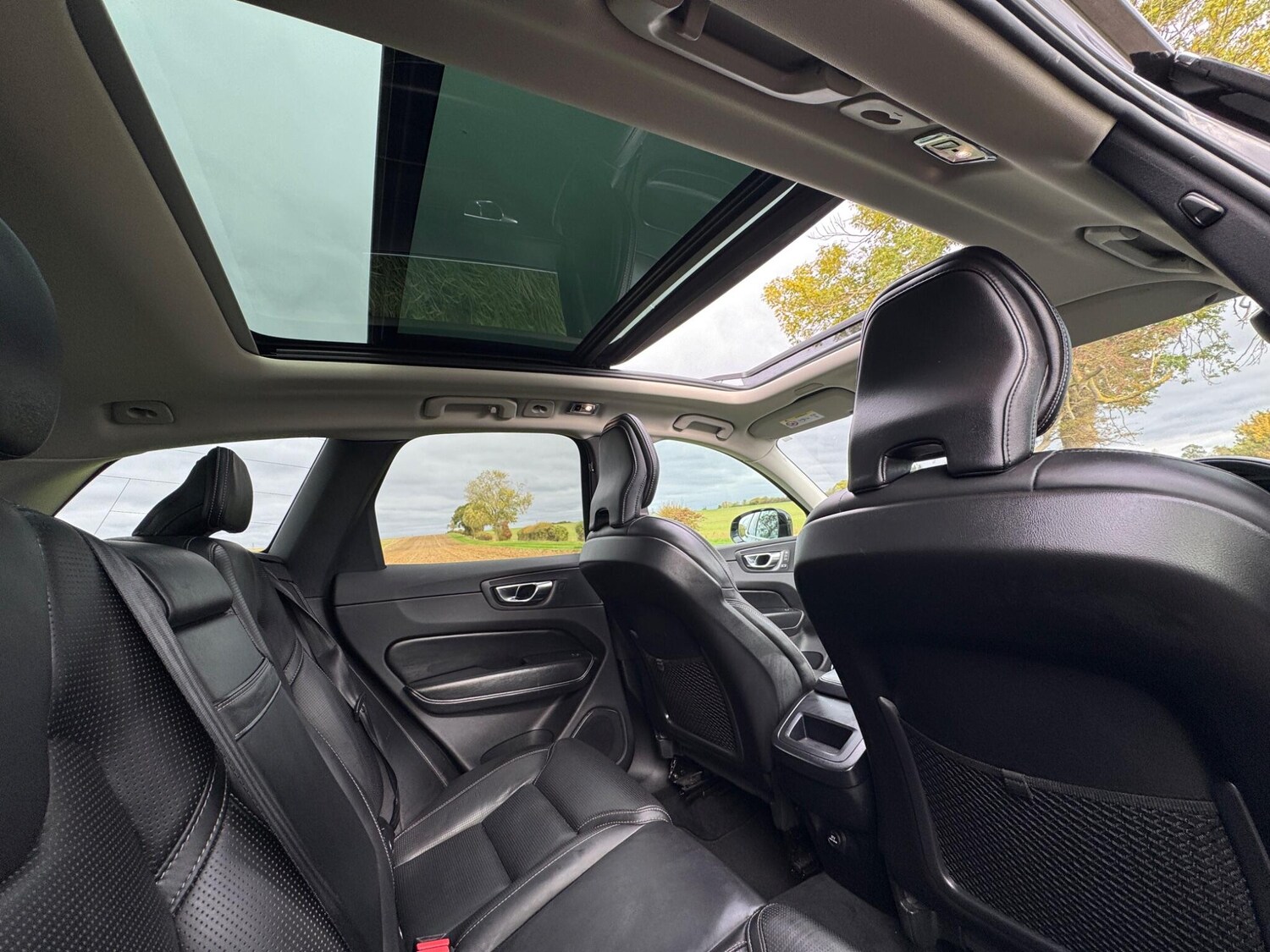 Used Volvo XC60 2018 for sale - 76138685: Photo 14