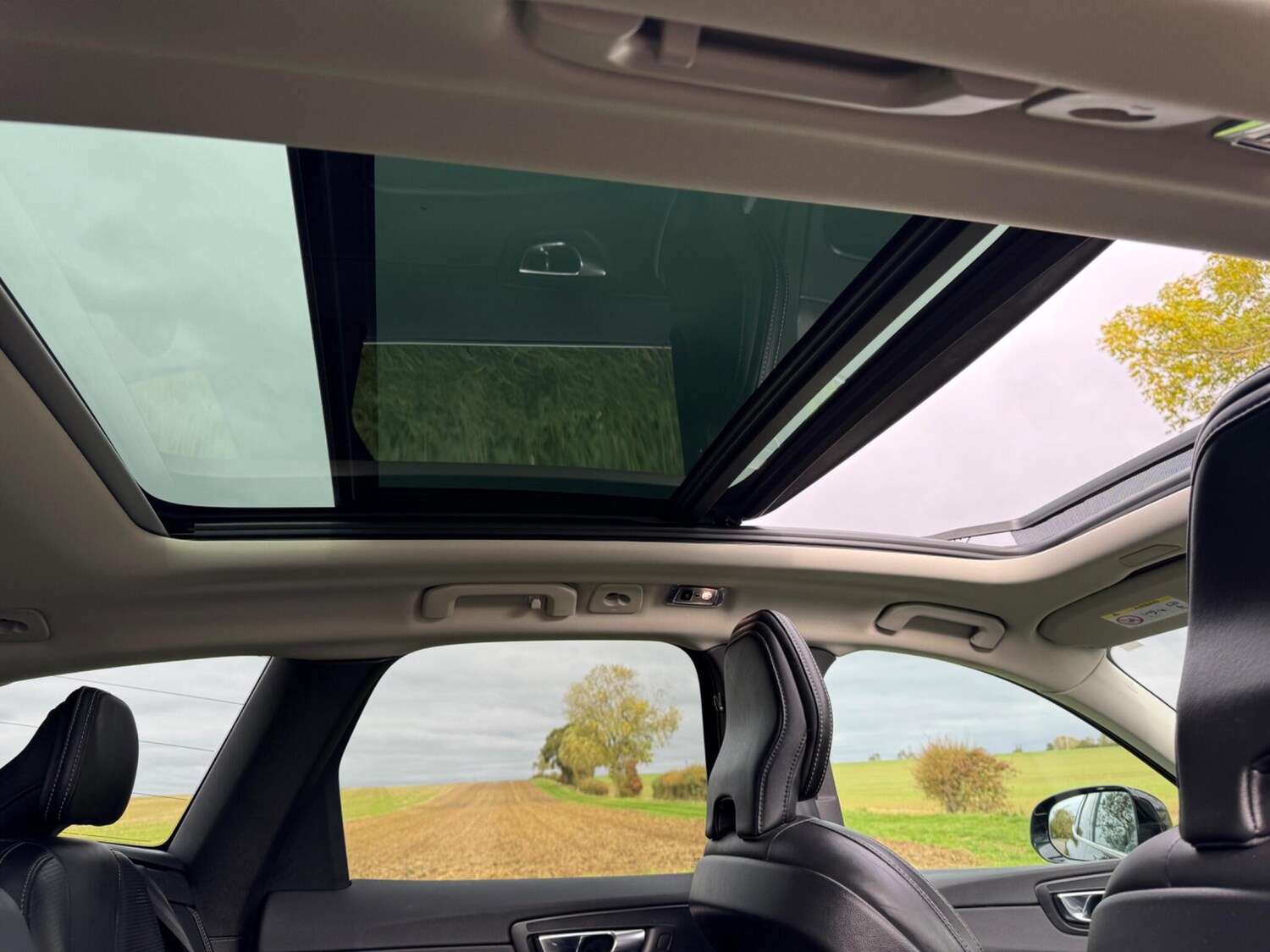 Used Volvo XC60 2018 for sale - 76138685: Photo 15