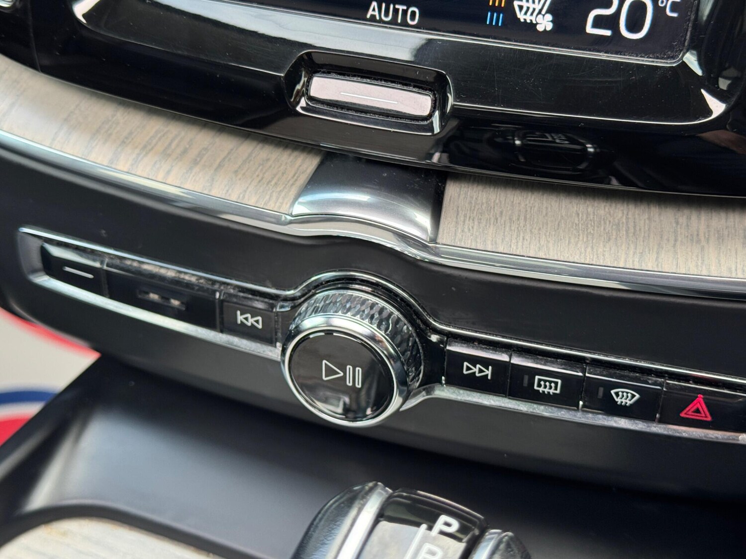 Used Volvo XC60 2018 for sale - 76138685: Photo 47