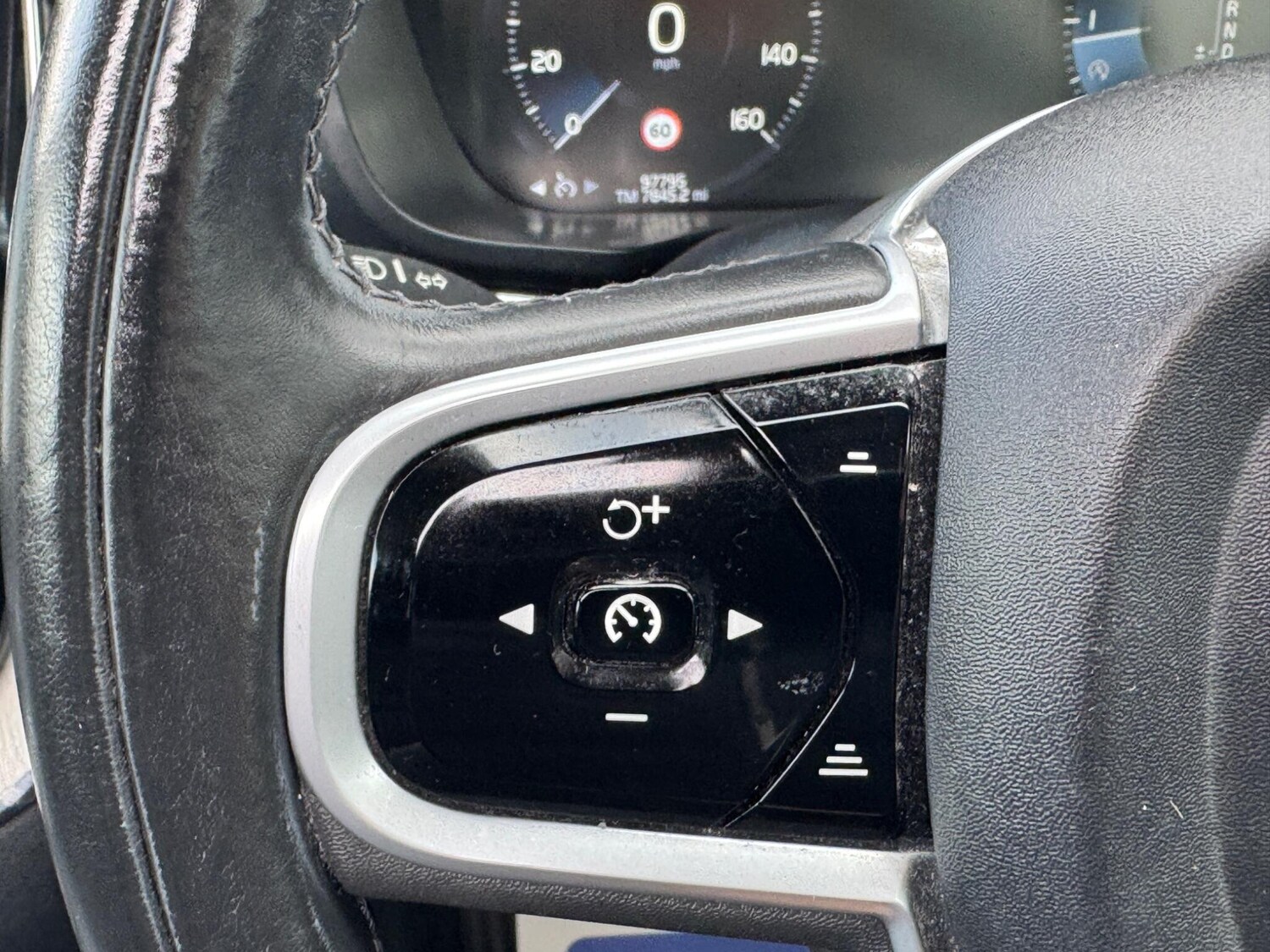 Used Volvo XC60 2018 for sale - 76138685: Photo 53