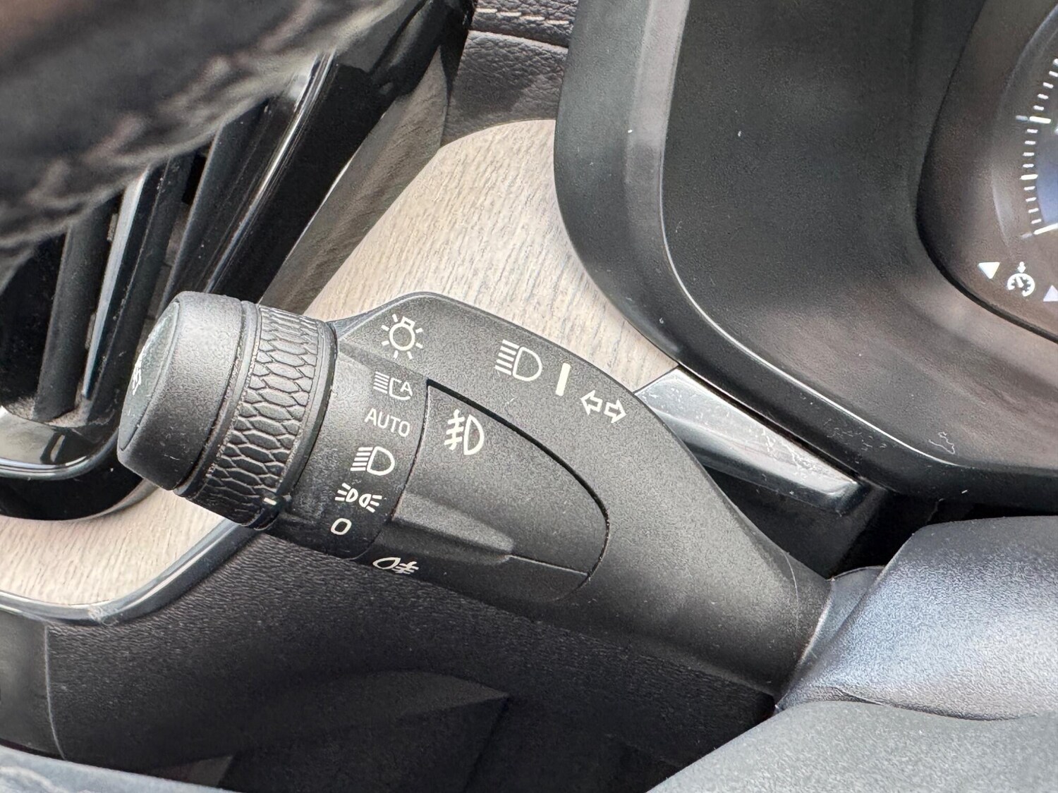 Used Volvo XC60 2018 for sale - 76138685: Photo 55