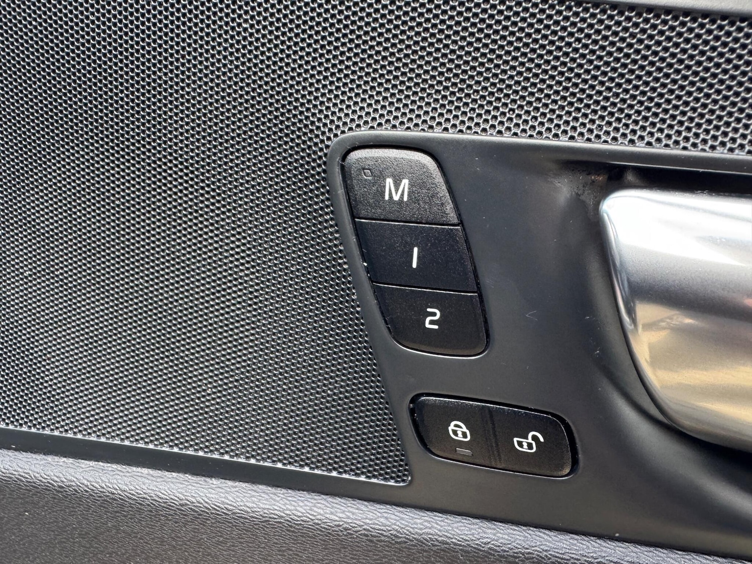 Used Volvo XC60 2018 for sale - 76138685: Photo 58