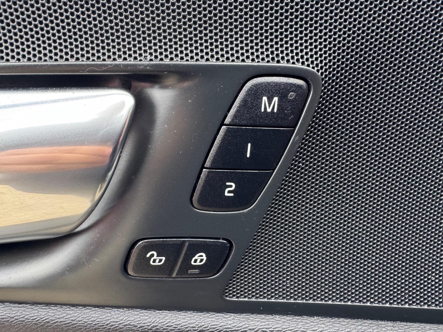 Used Volvo XC60 2018 for sale - 76138685: Photo 59