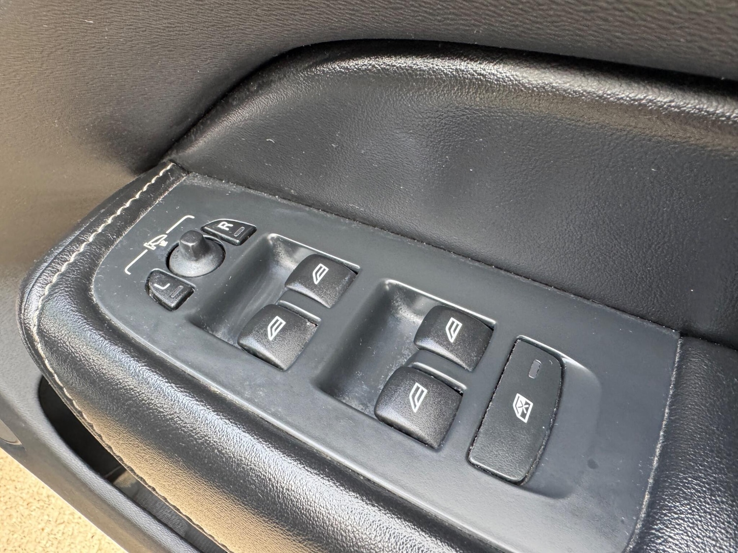 Used Volvo XC60 2018 for sale - 76138685: Photo 61