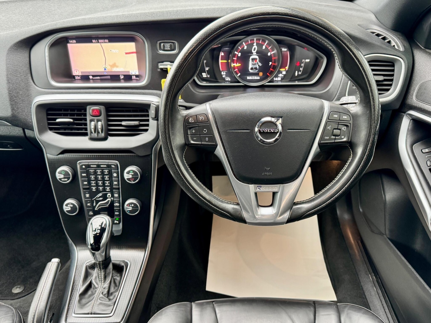 Used Volvo V40 2019 for sale - 77924812: Photo 2