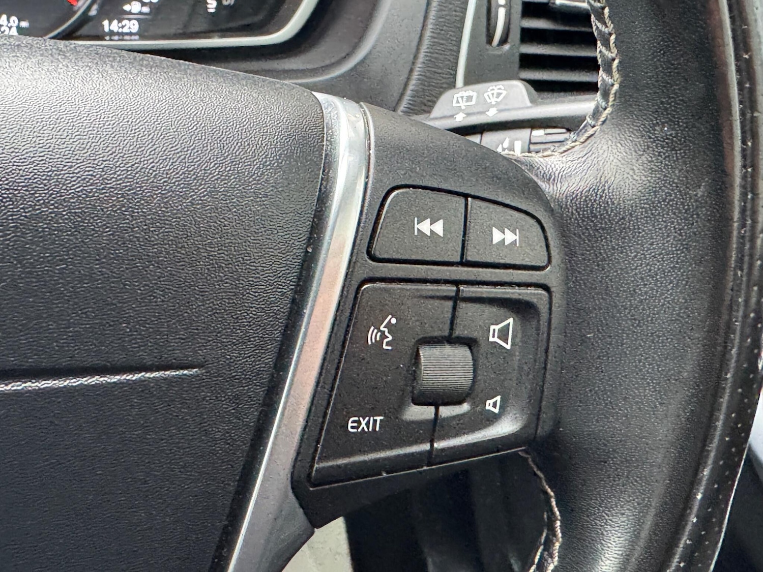 Used Volvo V40 2019 for sale - 77924812: Photo 25