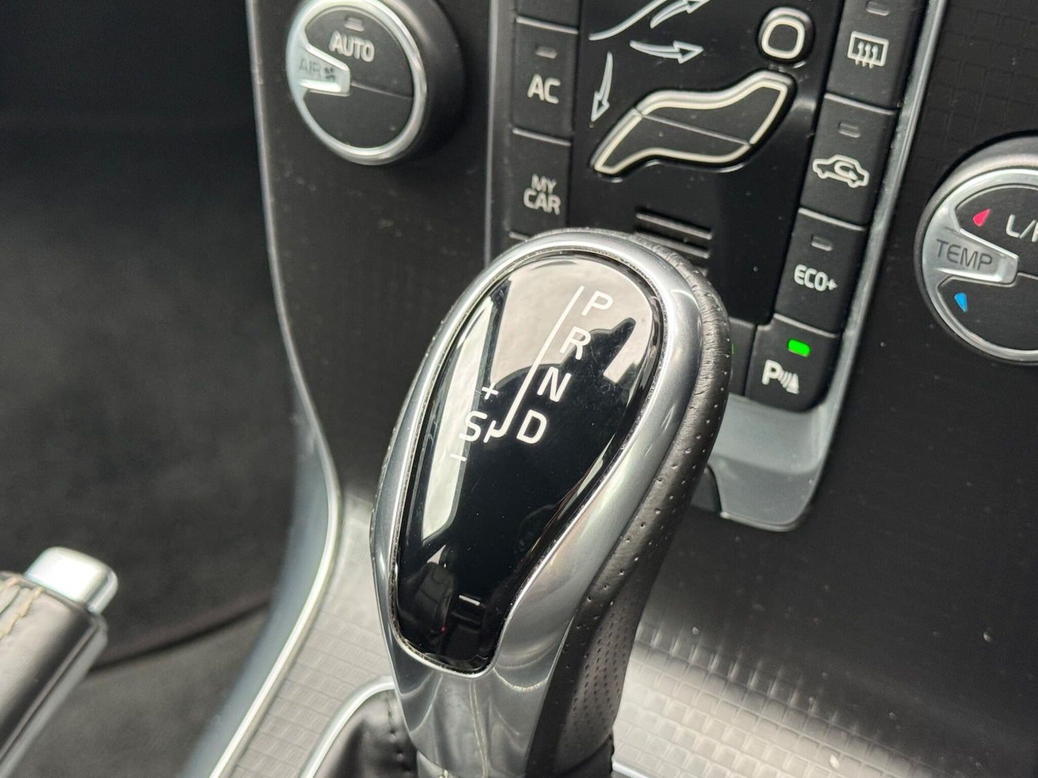 Used Volvo V40 2019 for sale - 77924812: Photo 26