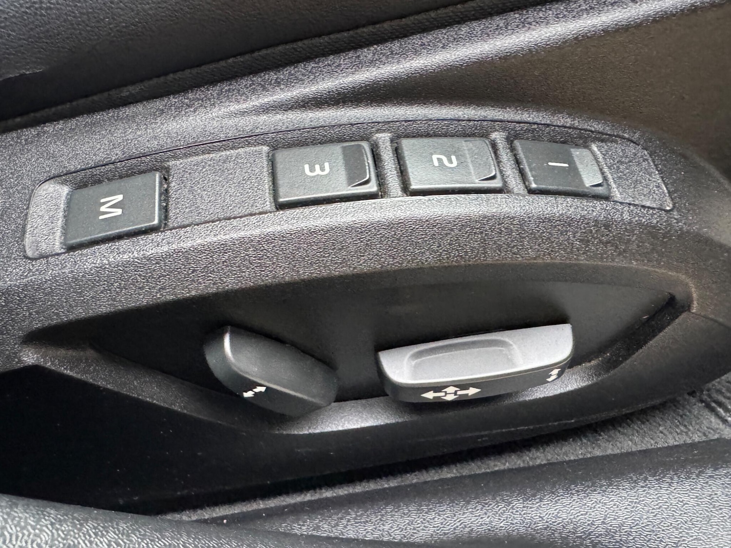 Used Volvo V40 2019 for sale - 77924812: Photo 28