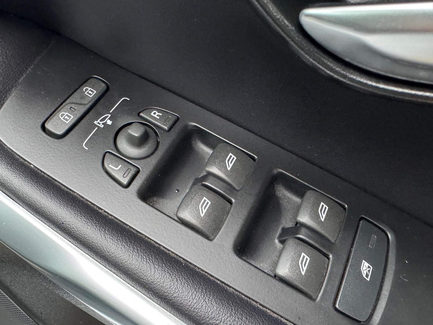 Used Volvo V40 2019 for sale - 77924812: Photo 29