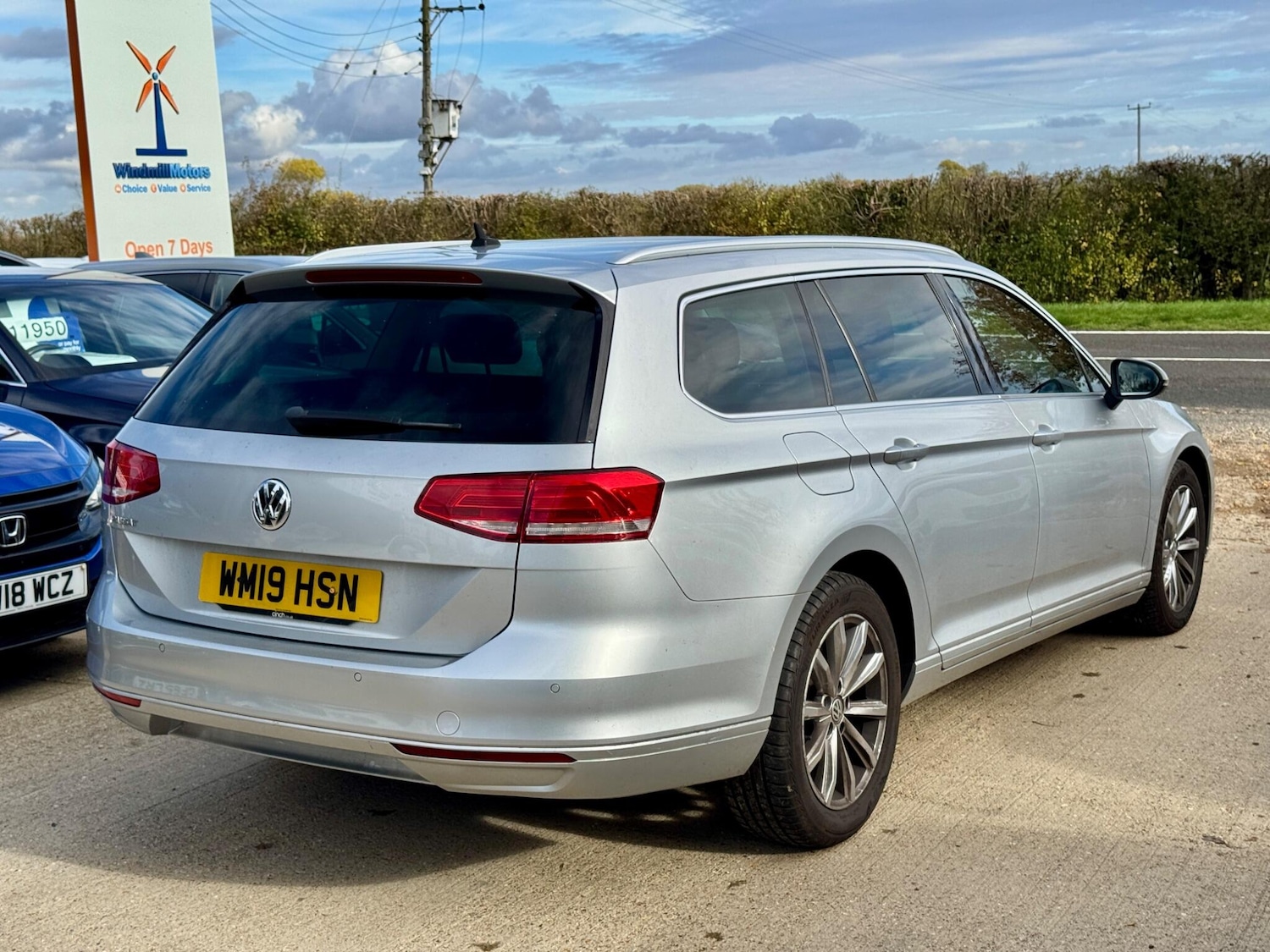 Used Volkswagen Passat 2019 for sale - 76337836: Photo 3