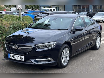 2017 (67) - 2.0 Turbo D Tech Line Nav 5dr
