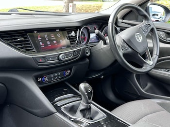 Used Vauxhall Insignia 2017 for sale - 76260590: Photo 2