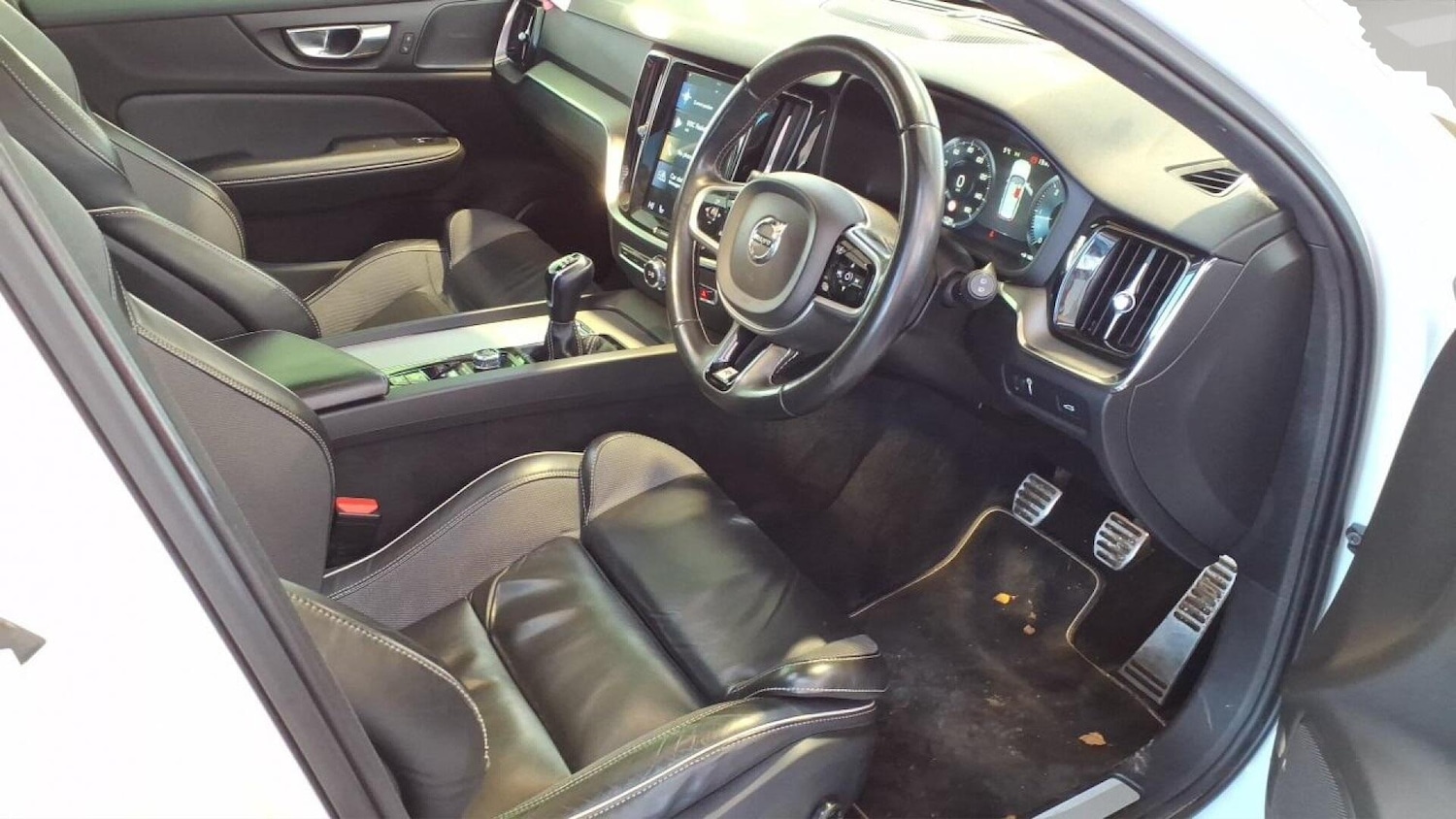 Used Volvo V60 2019 for sale - 77155263: Photo 2