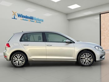 Used Volkswagen Golf 2017 for sale - 78705569: Photo