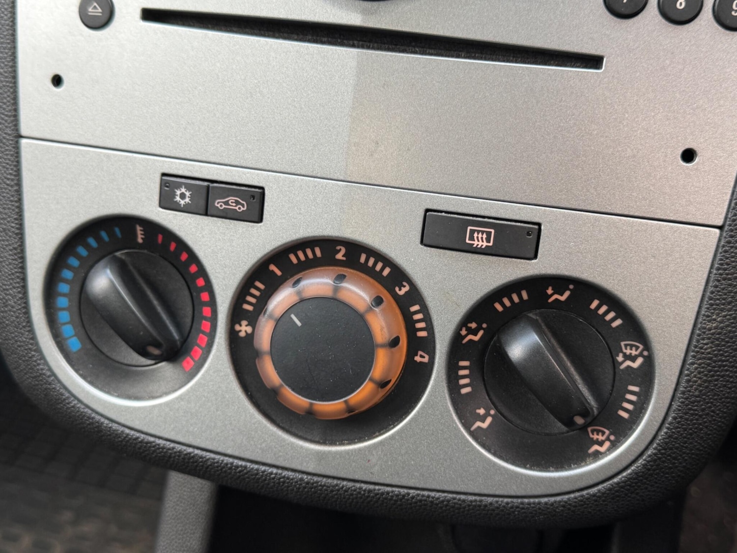 Used Vauxhall Corsa 2014 for sale - 77411486: Photo 11