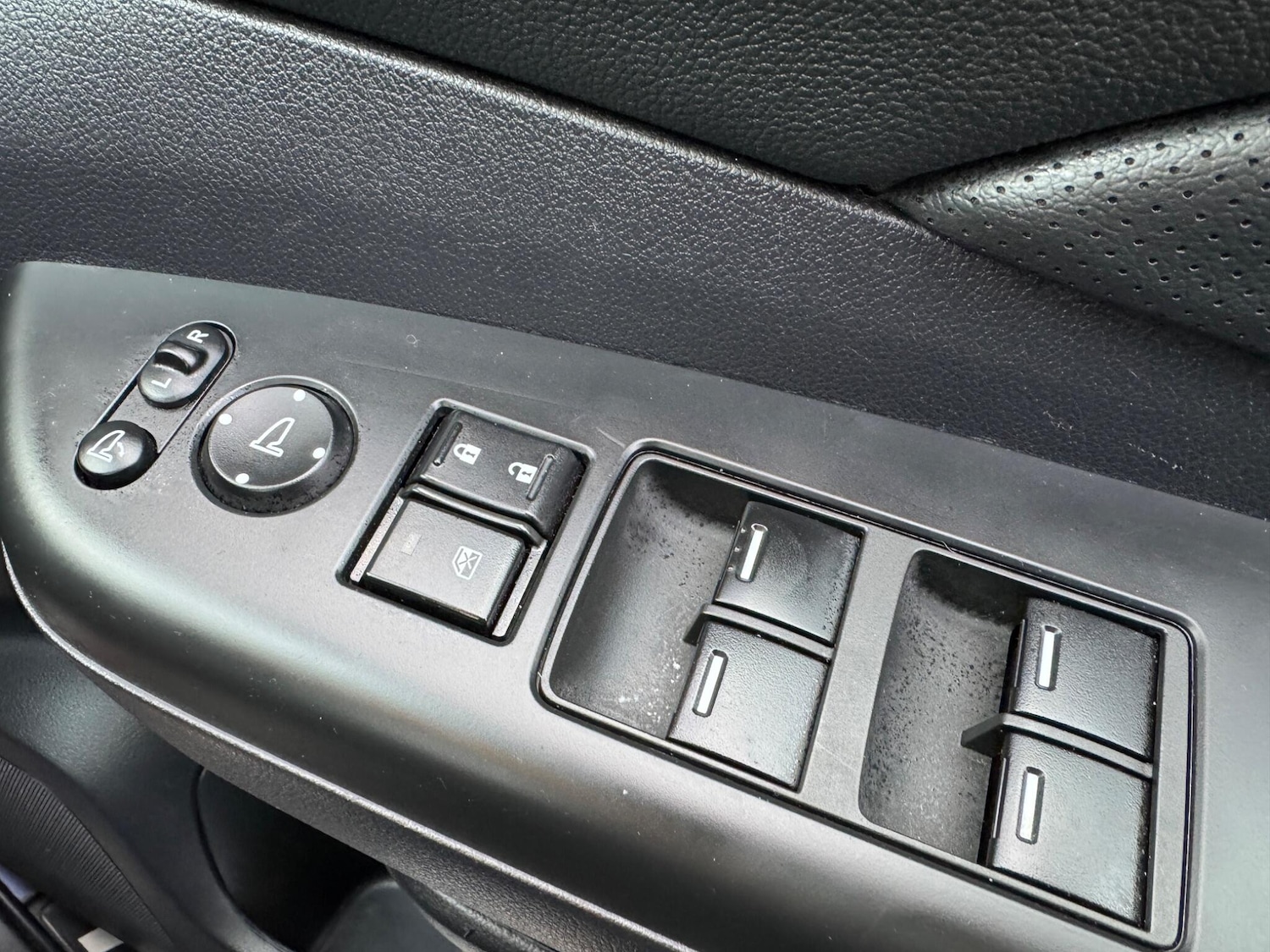 Used Honda CR-V 2018 for sale - 76780921: Photo 37