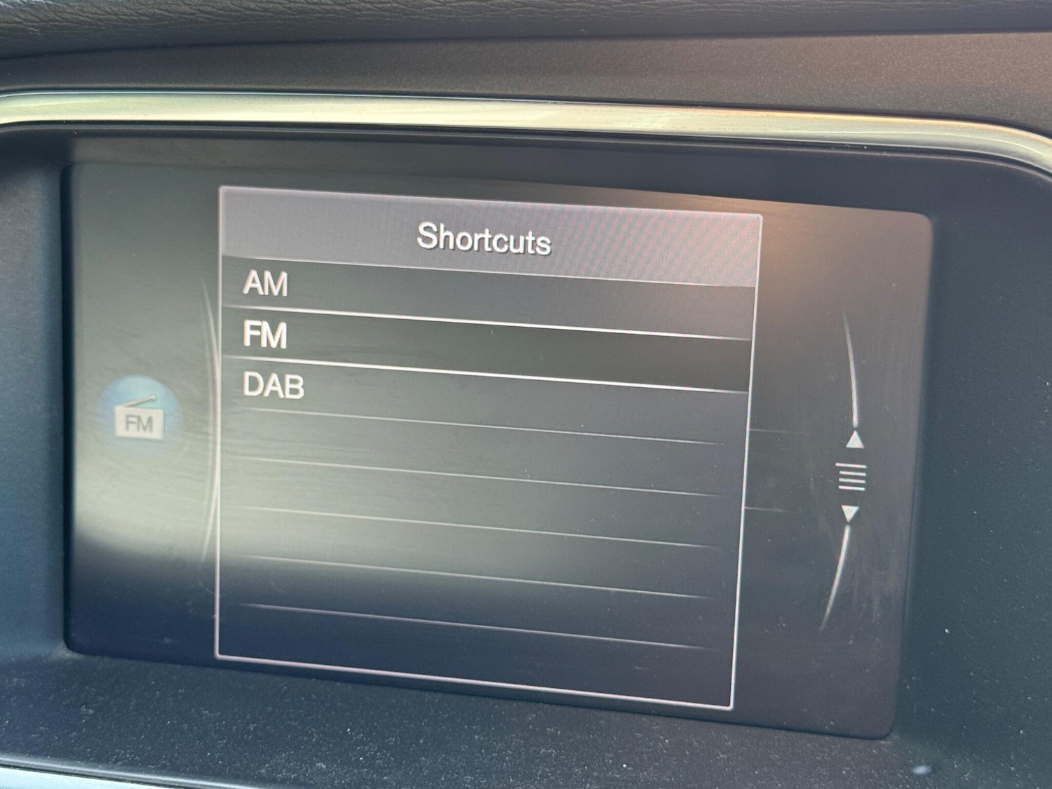 Used Volvo V40 for sale - 77633483: Photo 10