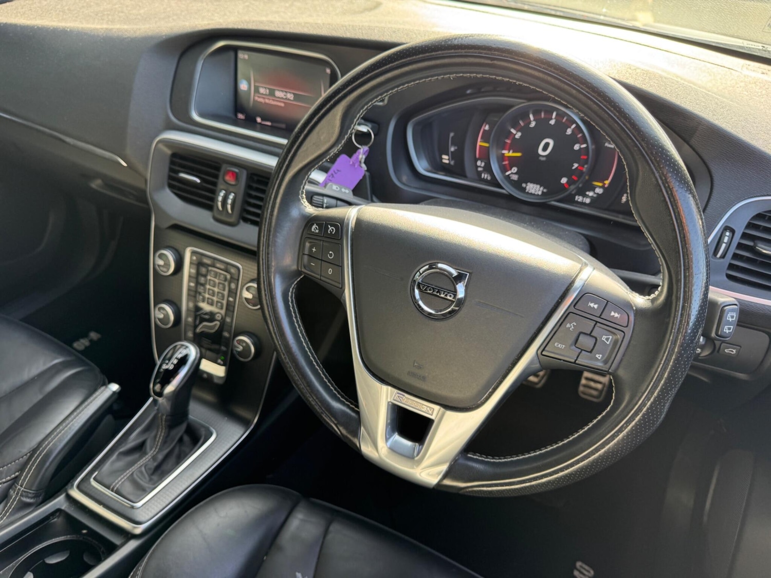 Used Volvo V40 for sale - 77633483: Photo 2