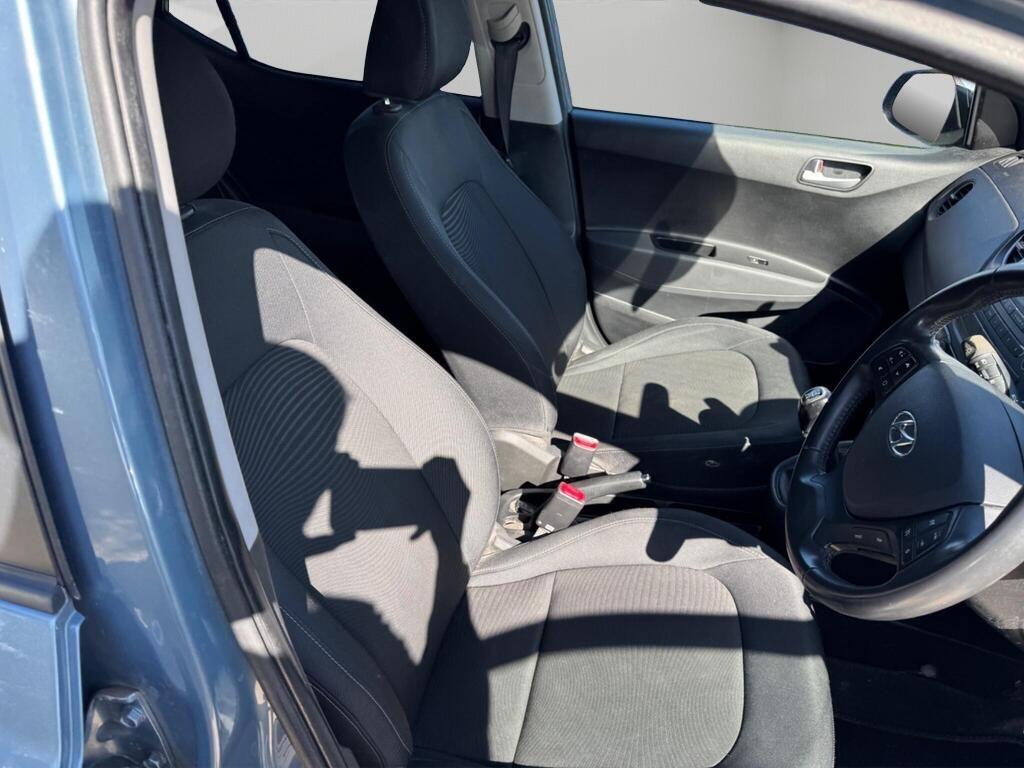 Used Hyundai i10 2017 for sale - 77202870: Photo 10