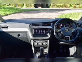 Used Volkswagen Tiguan 2019 for sale - 78334472: Photo