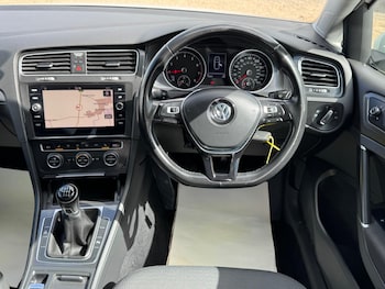 Used Volkswagen Golf 2019 for sale - 78471491: Photo