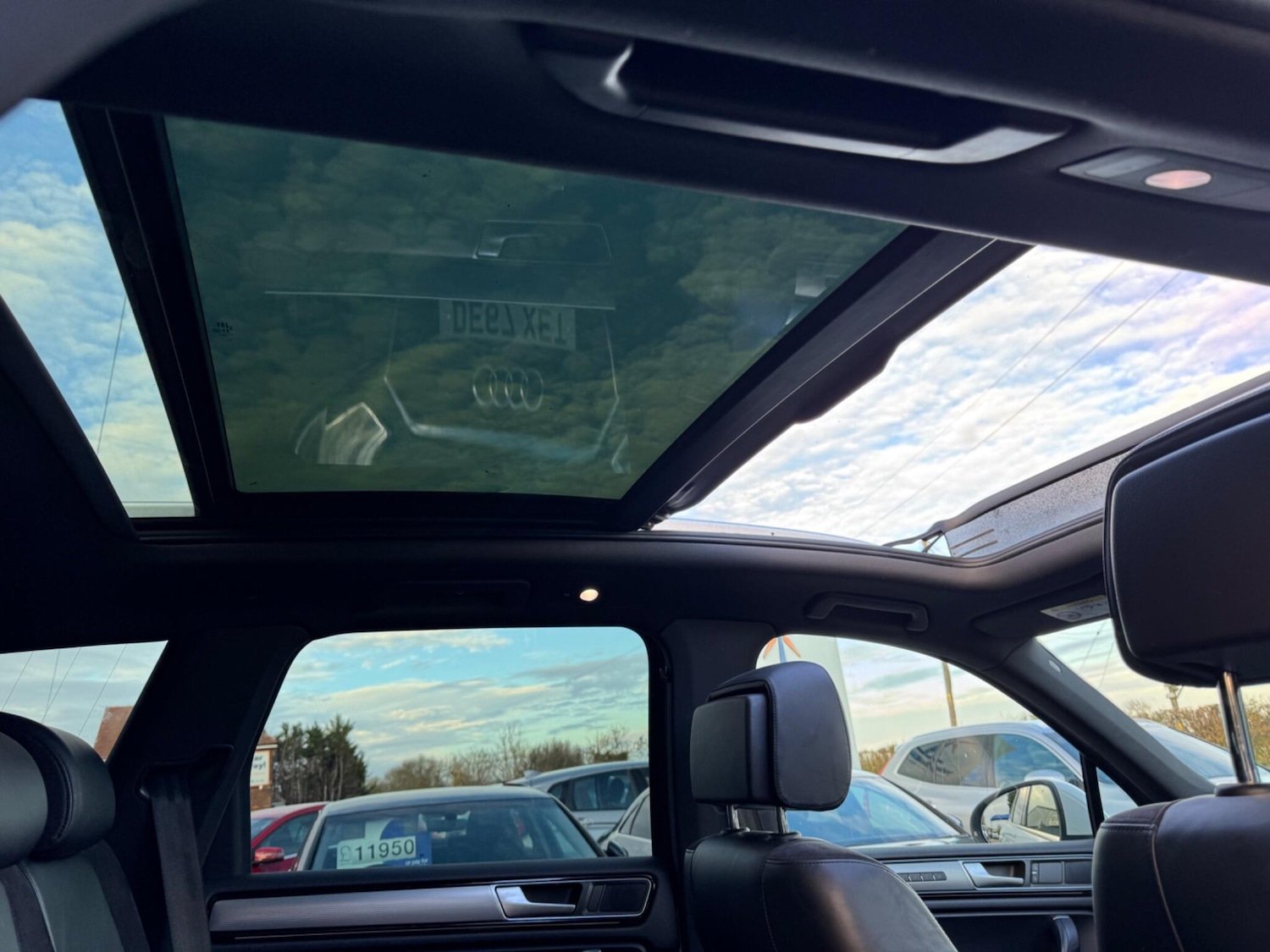 Used Volkswagen Touareg 2015 for sale - 76472615: Photo 11