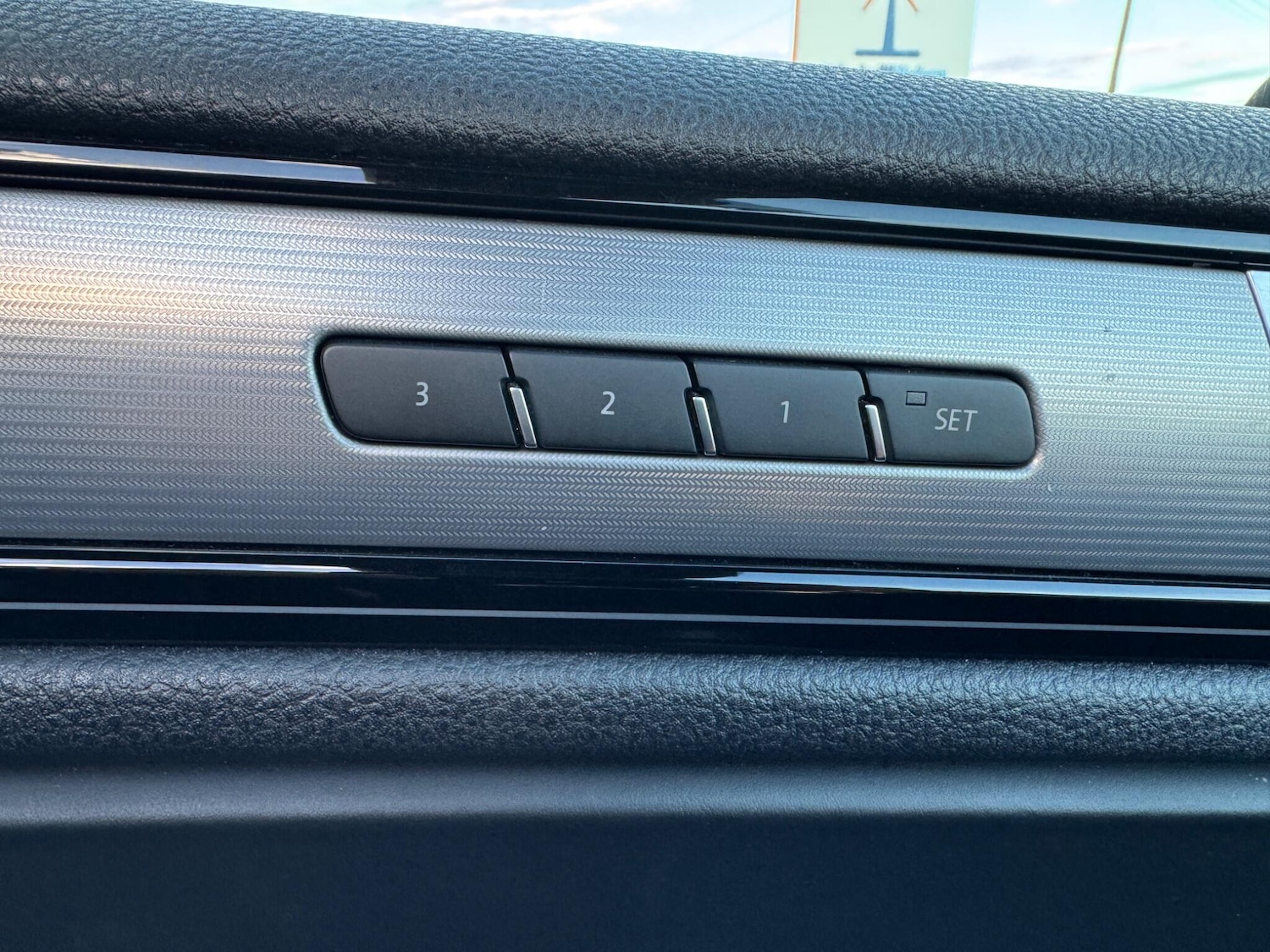 Used Volkswagen Touareg 2015 for sale - 76472615: Photo 44