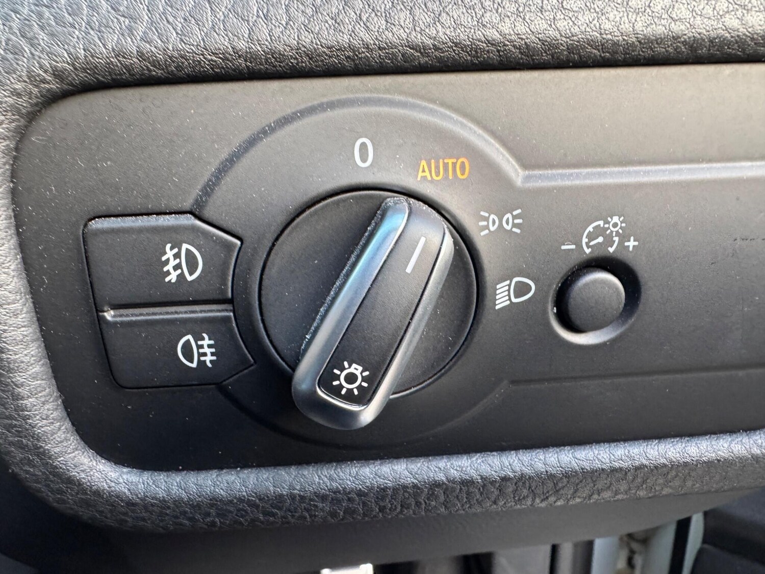 Used Volkswagen Touareg 2015 for sale - 76472615: Photo 46