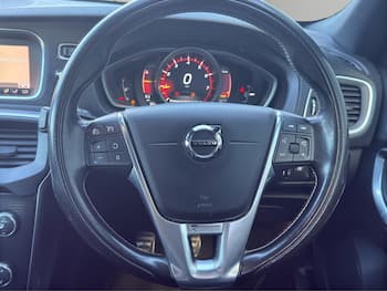 Used Volvo V40 2018 for sale - 79836523: Photo