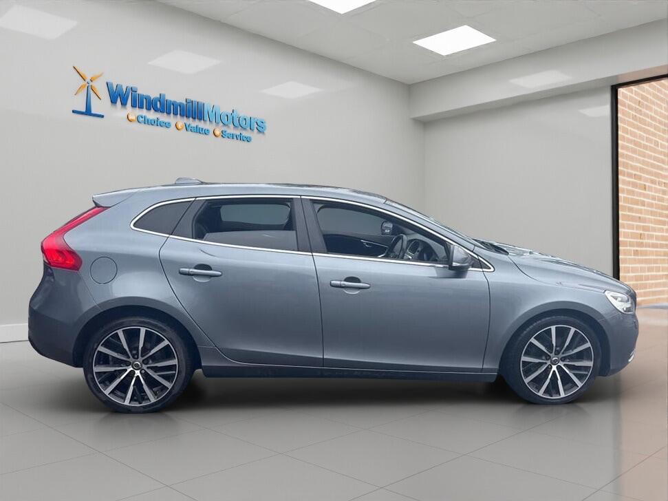 Used Volvo V40 for sale - 77737170: Photo 2