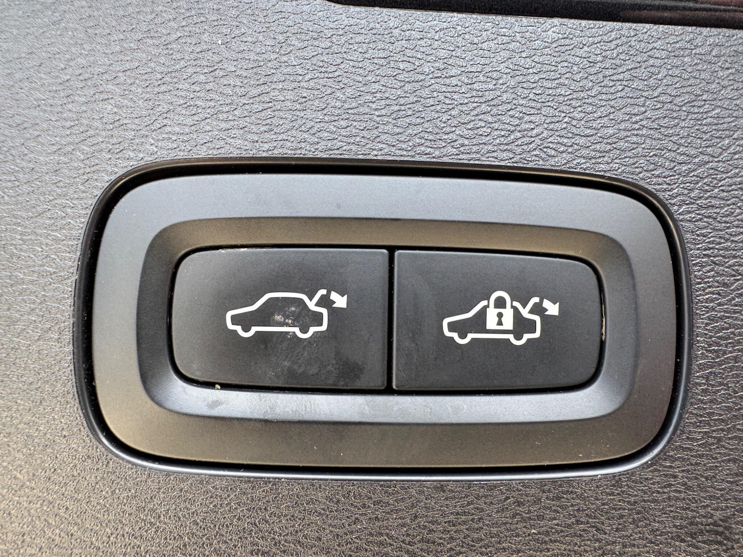 Used Volvo V60 2020 for sale - 76136985: Photo 36